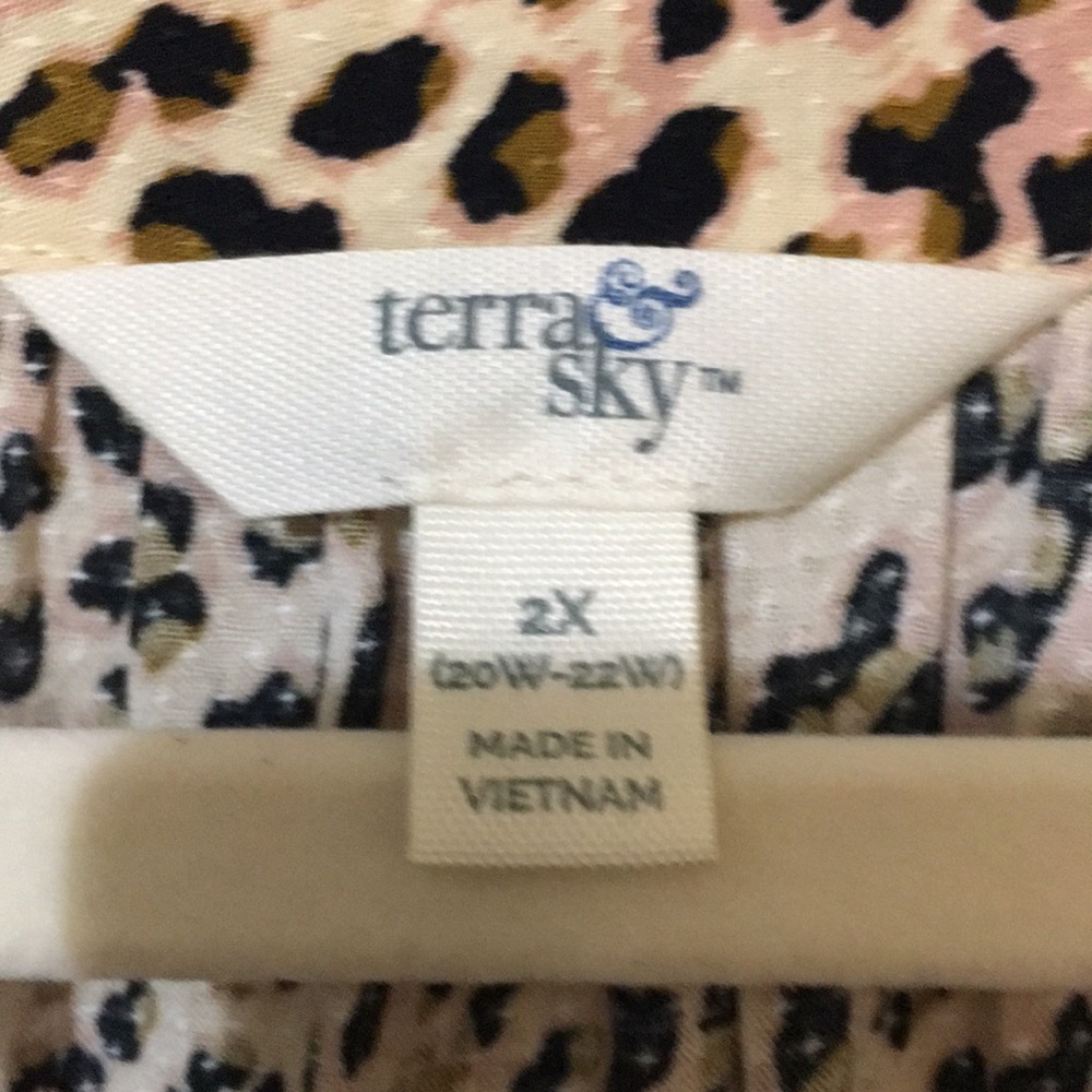 Terra&sky size 2X animal print maxi dress - Picture 2 of 3